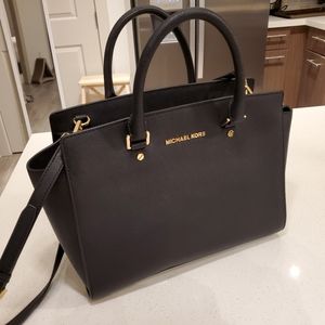 New Michael Kors Large Selma Handbag